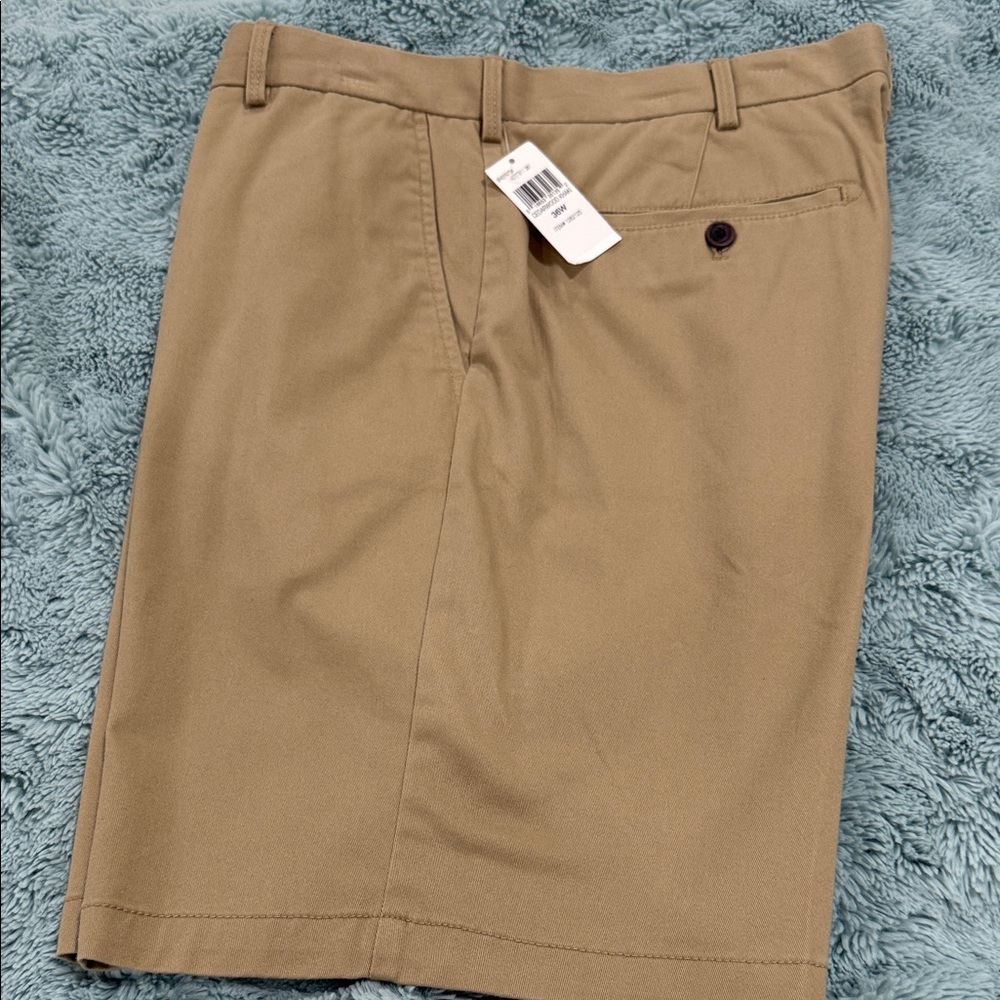 Izod Men's Khaki Flat Front Shorts